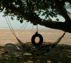 タイのビーチとハンモック
